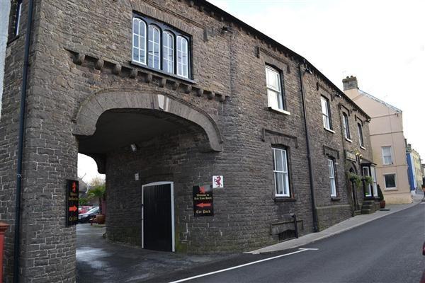 Hotel The Red Lion à Llangadog Extérieur photo