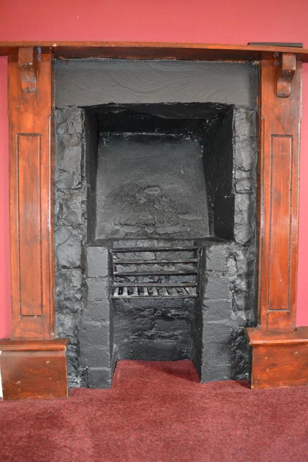 Hotel The Red Lion à Llangadog Extérieur photo